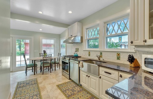East Marion House | Heavenly Craftsman Just minutes to beaches, vineyards, ferries and Greenport!