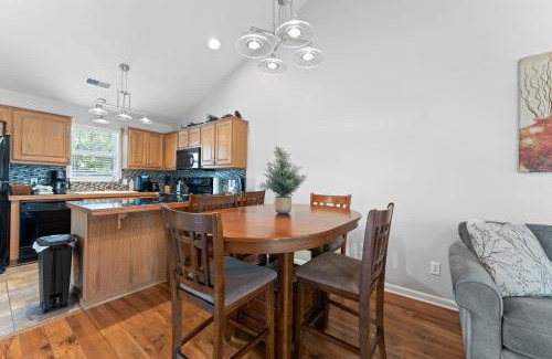 Branson West Apartment | Heavenly Hideaway Condo