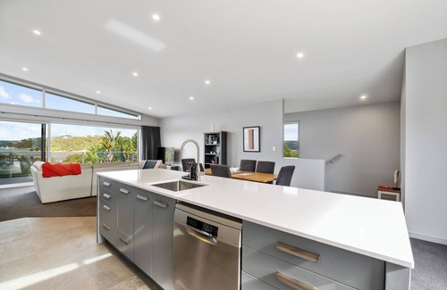 Paihia House | Heavenly View - Paihia Holiday Home