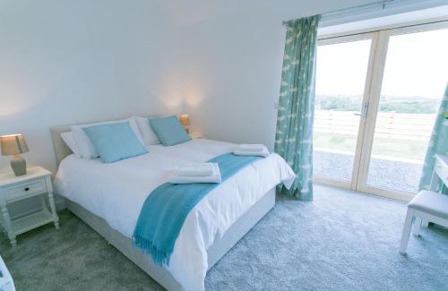 Cylch-Y-Garn House | Hebog