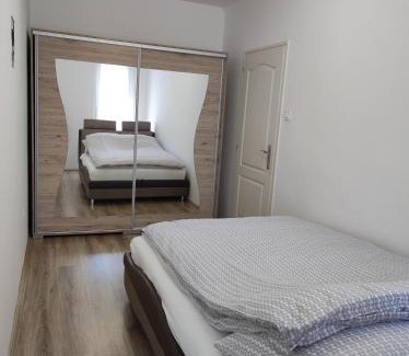 Pecs Apartment | Hegin Ajtósi Apartman