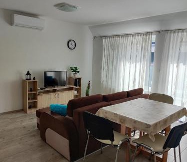 Pecs Apartment | Hegin Szigeti Apartman