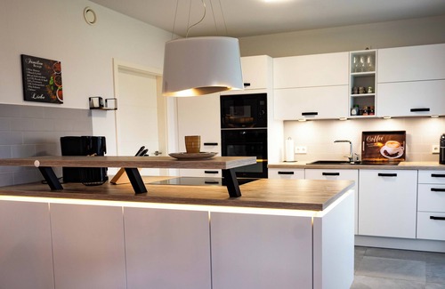Reinsehlen House | HeideFunHaus 2 - Upscale vacation home for 18 people with sauna and hot tub.