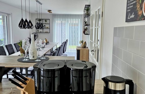 Reinsehlen House | HeideFunHaus 2 - Upscale vacation home for 18 people with sauna and hot tub.