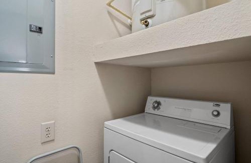 Downtown Oklahoma City Apartment | HEIRS VENTURES: Midtown . Near Hospitals . Pets OK* . W/D . 55” TV