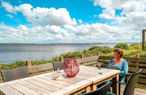 Anjum House | "Heleen" 6 pers, Lauwersmeer waterfront, full equipped and modern