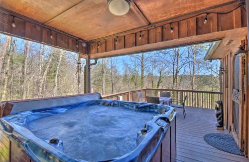 Helen House | Helen Cabin with Deck and Hot Tub Less Than half Mi to Main St