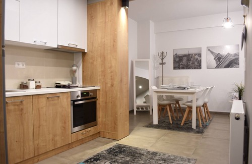 Thessaloniki City Centre Apartment | Heliconia Deluxe Apt Must