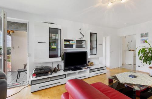 Eningen Apartment | Helle, ruhige Dachwohnung