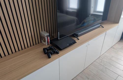 Gablenz Apartment | Helles Studio mit Arbeitsplatz und Balkon
