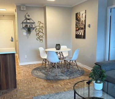 Downtown Montreal Apartment | Hello,CRESCENT