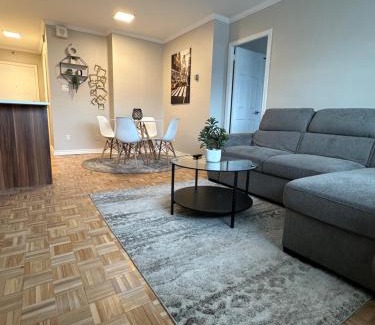 Downtown Montreal Apartment | Hello,CRESCENT