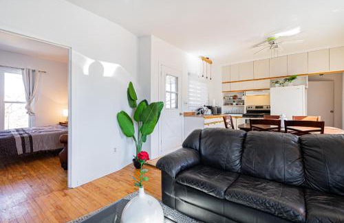 Hochelaga Apartment | Hello Montréal For 8