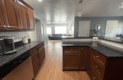 Meadowlawn House | Hello Sunshine! Beautiful 4/2 Home near Beach and Downtown!