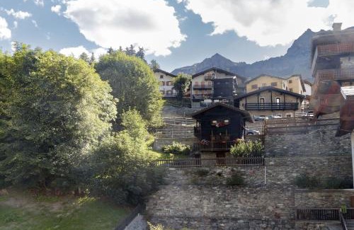 Valtournenche Apartment | HelloChalet - Chez León