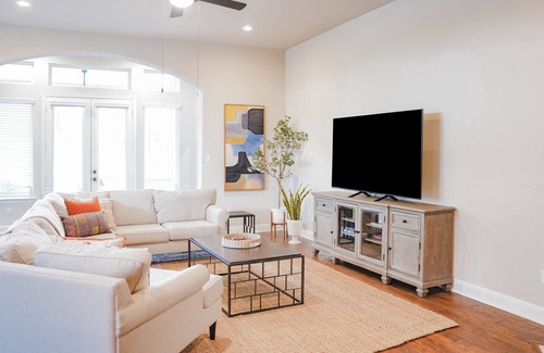 Helotes Villa | Helotes Serenity-Luxury 3bed/2.5 bath 2300 sq foot