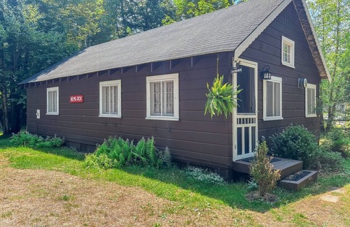 Inlet Cottage | Hemlock Cottage at The Birches on 4th Lake, Old Forge/Inlet