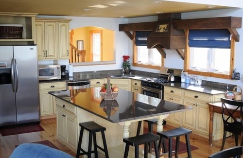 Reading House | Hemlock Lake House - New Discounts for October and November 2025!