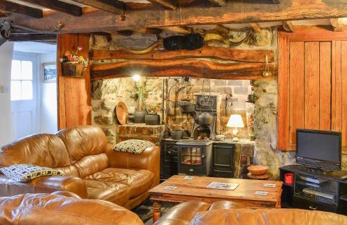 Cwmtirmynach House | Hen Hafod