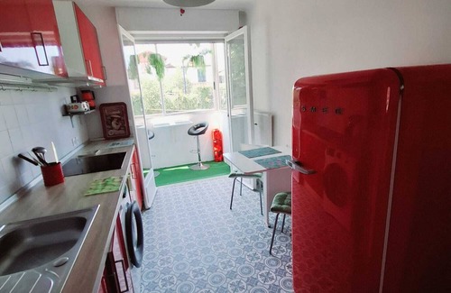 Hendaye Apartment | Hendaye beach at 5mn walking distance. Belle Résidence Basque. parking and wifi.