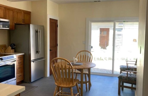 Eureka House | Henderson Hideout-Hot Tub and Pet Friendly!