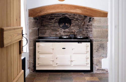 Hope under Dinmore Cottage | Henhouse Farm