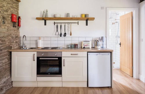 Hope under Dinmore Cottage | Henhouse Farm