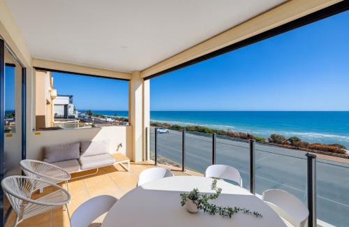 Henley Beach House | Henley Beachfront Luxury Home With Sauna Just 200m From Henley Square!