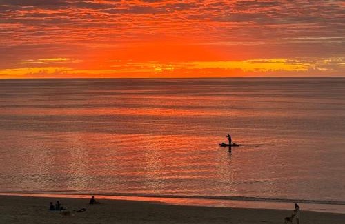 Henley Beach House | Henley Beachfront Luxury Home With Sauna Just 200m From Henley Square!