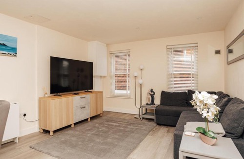 Henley Apartment | Henley town centre with parking