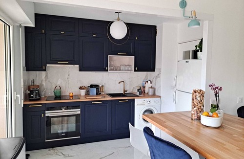 Prado - Republique Condo | HENRI CAMILLE REAL ESTATE -Beautiful one bedroom swimming pool and parking