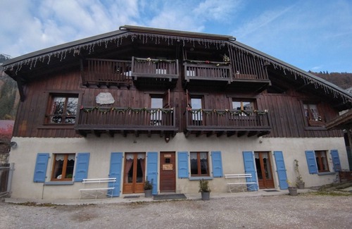 Samoens Ski Chalet | Henriette's Big Farm