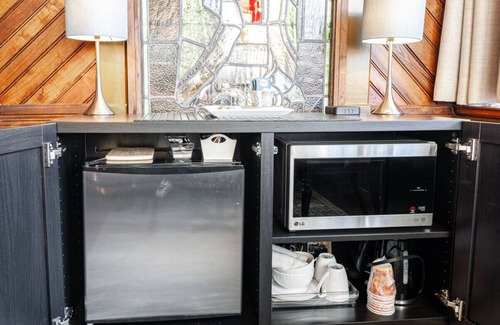 Stratford Apartment | Henry House - Patio Suite | An Arrivals Stay