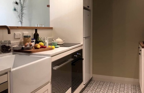 Dunedin City Centre Apartment | Henry Matthews Apartment