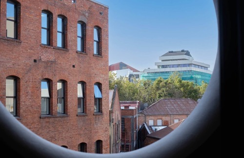 Dunedin City Centre Apartment | Henry Matthews Apartment