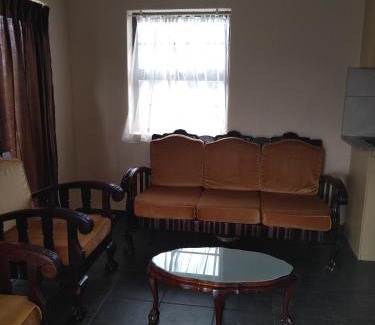 Hibberdene Apartment | Henry's House On Sea
