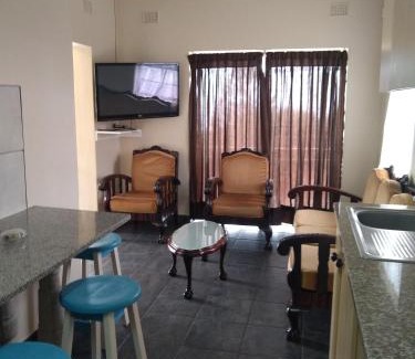 Hibberdene Apartment | Henry's House On Sea