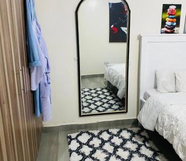 Meru Apartment | Henrys apart