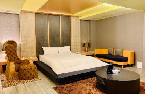 West District Hotel | Her Home Spa Motel Chiayi