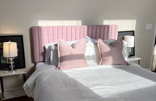 Ferguson Apartment | “Her Oasis”- Full loft, great location for girls trip downtown Ferguson