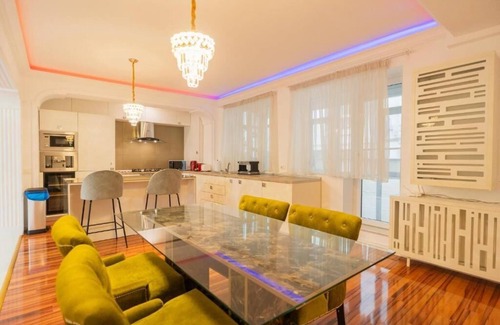 Sector 1 Apartment | Herastrau Grand Suite: Luxurious 3-Bedroom Retreat