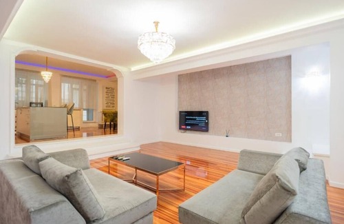 Sector 1 Apartment | Herastrau Grand Suite: Luxurious 3-Bedroom Retreat