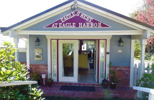 Bainbridge Island Cottage | Here's the Best: Bainbridge Island; Water Access; Close to Town