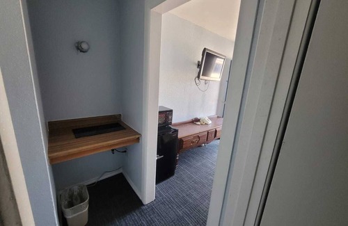 Lazbuddie Hotel | Heritage Budget Inn By OYO Hwy 84