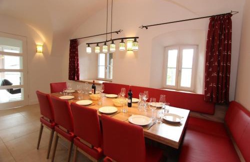 Niedernsill House | Heritage Chalet in Niedernsill near Ski Area