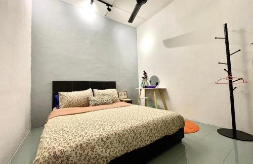 Central Seberang Perai House | Heritage Cozy Entire 3 Bedroom House At Kijang Alma Bukit Mertajam