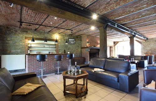 Lavacherie House | Heritage Farmhouse in Lavacherie with Jacuzzi