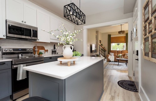 Westerville House | Heritage Haven:Walk to Uptown, Luxe Historic Charm