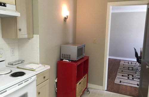 Mesta Park House | Heritage Hills Guesthouse Flat: Walk to Everywhere MidTown/Downtown