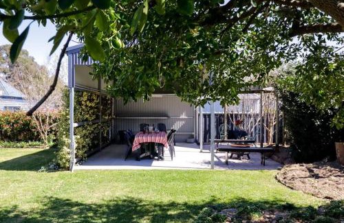 Tenterfield House | Heritage Home with BBQ & Outdoor Fire Pit